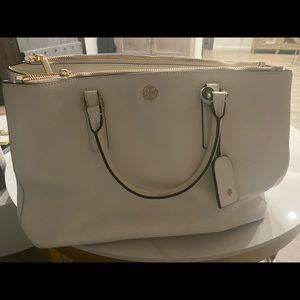 Women bag used in a good condition!